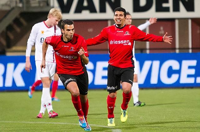 持竞争力的 持竞争力的