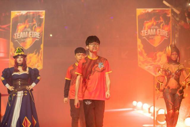 历帮助队友 历帮助队友